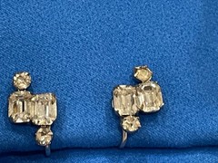 Vtg CORO EMERALD CUT Clear Rhinestone Screw Earrings Modernist Glass Signed 1”