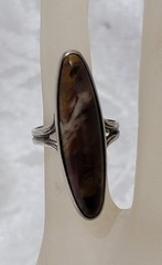 OLD PAWN STERLING BEZEL SET BEAUTIFUL OBLONG AGATE STONE RING SIZE 2/PINKY