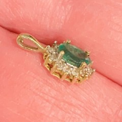 Solid 14k Yellow Gold Natural Emerald & Diamonds Pendant .6ct & .22ct .75gr 14mm