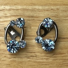 VTG Earrings Clips 1 Inch Sky Blue Glass Sparkly Rhinestones Oval Silver MCM
