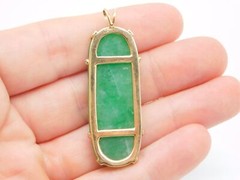 CHINESE EXPORT 14K YELLOW GOLD GREEN JADE DIAMOND STONE PENDANT