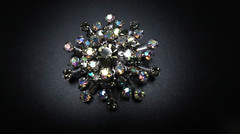 Vintage Riveted Blue Iridescent Rhinestone Star Flower Brooch 4.5cm BB1
