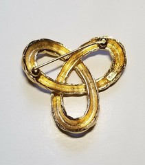 Vintage Goldtone Signed CROWN TRIFARI Knotted Rope Brooch Pin