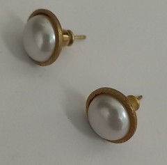 Vintage Gold Tone Faux Mabe Pearl Round Button Post Earrings Twisted Rope Rim
