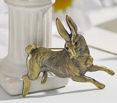 Vintage Look European Rabbit Brooch Antique Bronze Tone New Fashion Jewelry