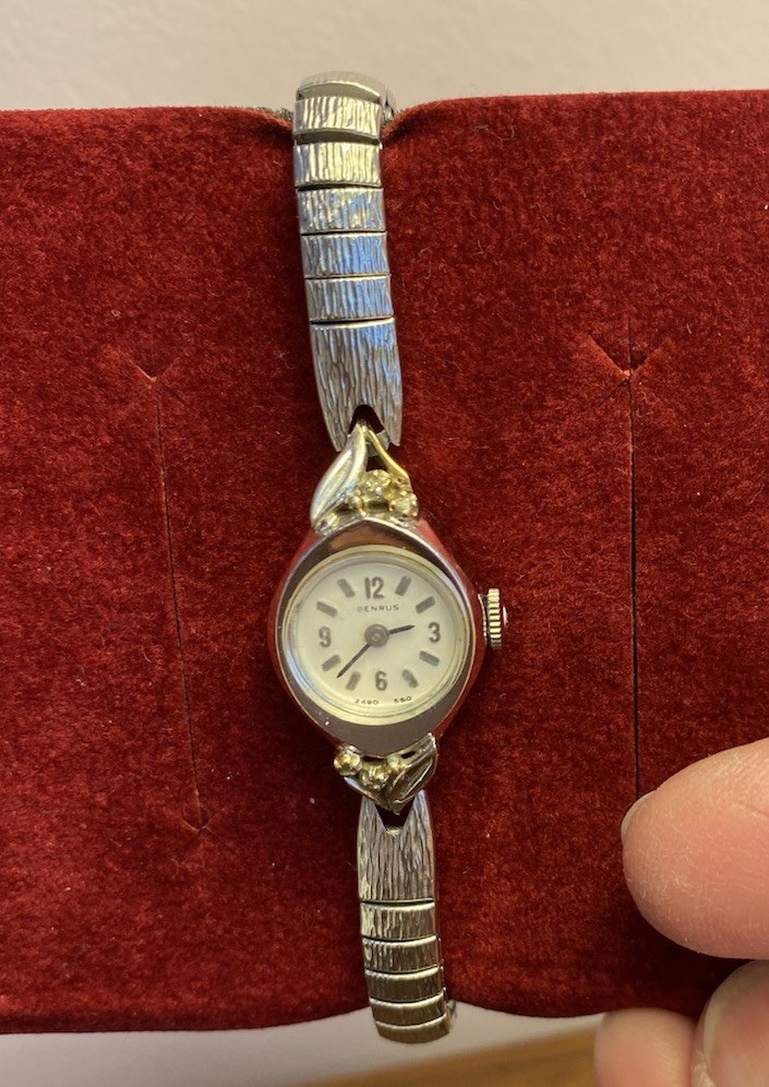 Vintage Benrus Women’s Watch Diamond AccentsStretch Windup RUNS 2490 550 Ladies