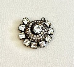 1930s EISENBERG STERLING SILVER SQUARE RHINESTONE SWIRL SHELL FUR CLIP BROOCH