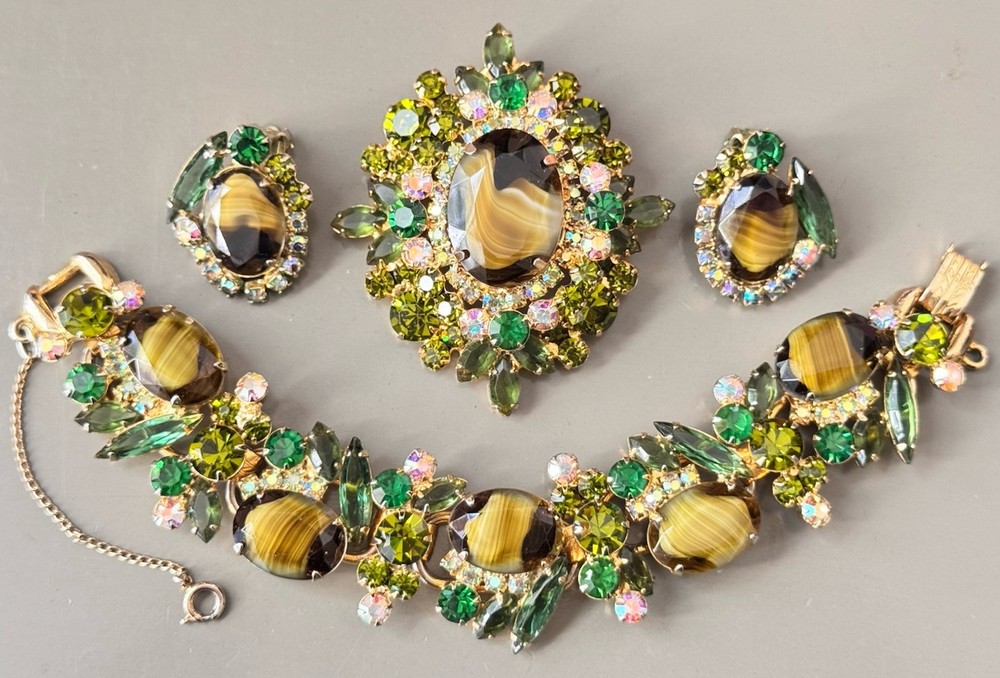 Vintage Verified JULIANA Green Art Glass Bracelet Brooch/Pendant Earring Set