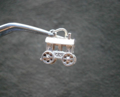 Nuvo Romany Gypsy Caravan Vintage Sterling Silver Bracelet Charm Pendant 2.0g