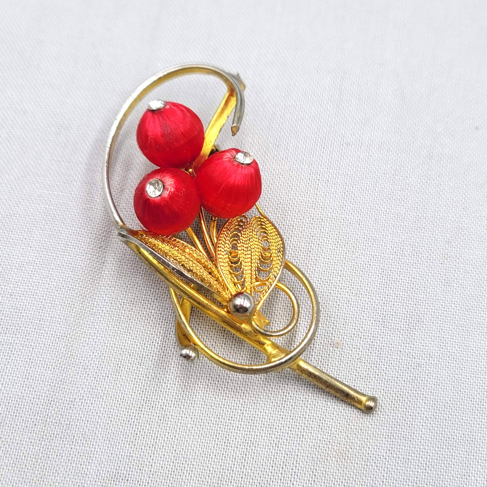 Vintage Red Silk Wrapped Bead Flower Brooch Gold tone Filigree 2.5″