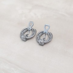 Vintage Clip On Earrings Stylish Matte Silver Tone Overlapping Ovals 1″