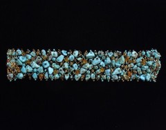 Faux Turquoise Nugget Bead Bracelet Goldtone Seed Beads Magnetic Closure 6.75in