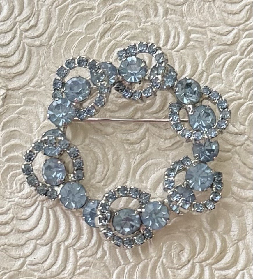 Vintage Rhinestone circle Silver tone metal brooch pin
