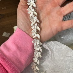 Vintage Lisner White Flower Rhinestone Choker Necklace Silver Tone 16.5″