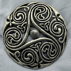 VTG Pewter Celtic Triskellion Design Swirl Brooch Silver Tone 2”