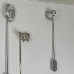 Vintage Lot Clips Pins Jewelry Novelty Assorted Shapes & Sizes