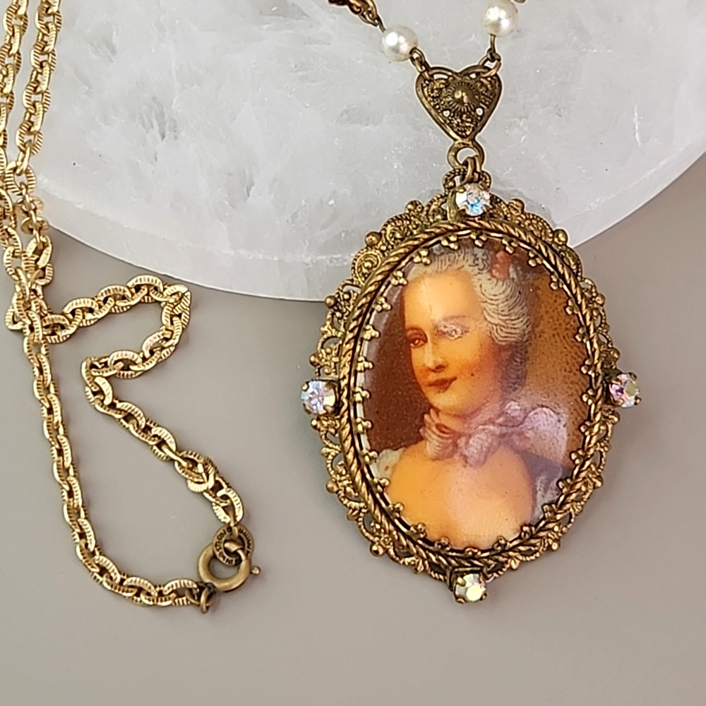 Vintage Victorian Revival Lady Cameo Portrait Necklace Western Germany Gold Tone