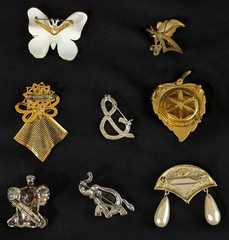 Vintage To Modern Lot Of 8 Brooches, Gold Tone, Silver Tone, Rhinestone