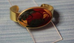 Vintage Push On Bracelet Enamel Flower & Leaves Oval Disc in Gold Tone VGC 38
