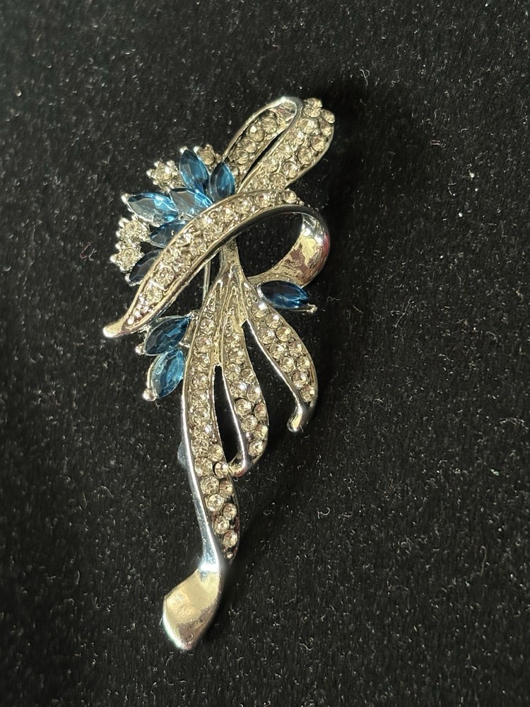 2.5 In Silver Toned Brooch With Blue And Clear Rhinestones (103)