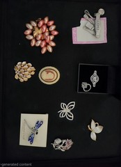 VTG Costume Jewelry 9 Various Pieces of Pins and Broches Good condition