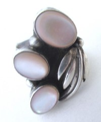 NAVAJO SOUTHWEST STERLING RING w MOP, SIZE 6.75, 1.02 INCH WIDE, 6 GRAMS, SIGNED