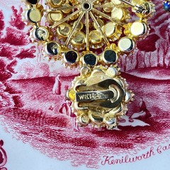 Vtg 1950s Weiss 2” Milk Glass Rhinestone Brooch Pin & Clip On Earrings-Gold Tone