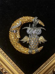 Vintage Luxury Crystal Shining Brooch Pin For Women Men Retro Antique Badge