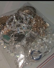 2 Pounds Jewelry Costume Vintage Mix LBS necklaces bracelets pins rings etc lbs
