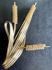 VTG Napier Cattail Brooch Mid Century Modern Botanical Gold Tone Typha Pin