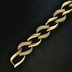 Napier Gold Tone Chain Link Bracelet with Fold Over Clasp Vintage