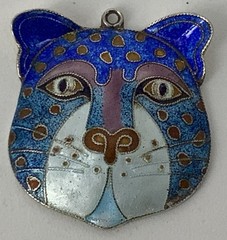 VINTAGE LAUREL BURCH SILVER ENAMEL CHEETAH LEOPARD SPOTTED CAT PENDANT 6 Grams