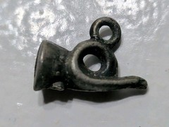 ✨VINTAGE✨ 1900’s Tiny Horn Charm French Horn Pendant / Charm