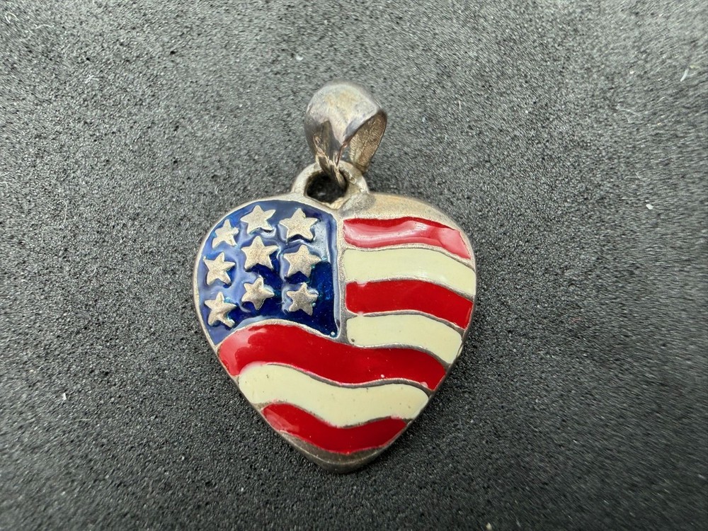 1.57g Vintage Sterling Silver 925 Heart American Flag Stars Stripes Pendant M