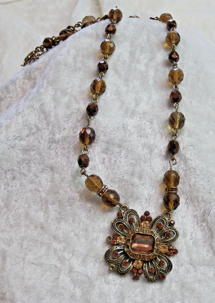VINTAGE BROWN FACETTED BEADED & RHINESTONE DANGLE NECKLACE