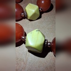 Chunky vintage beaded necklace glass /agate red and green Geometric Gold
