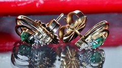 14k y/gold earrings 0.45ct natural, treated emerald natural diamond stud 2.72gr