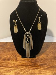 Vintage Gold Tone Fringe Tassel 21 in Necklace & Matching Earrings