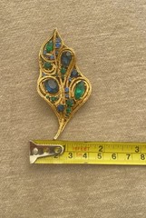 Vintage Leaf Brooch La Roco 50s Gold Tone 3 1/2” Blue Green Rhinestones Unsigned