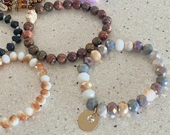 Lot of 16 Bracelets Beaded Stretch Gemstone Wood Lucite Stackable Lizas Kissaka