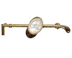 Vintage Gold Tone Golf Club & Hat Pin Brooch Iron Putter MOP Style Golfing Gift