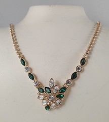 Monet Green and White Rhinestone Necklace MINT Condition! 17.5 Inches