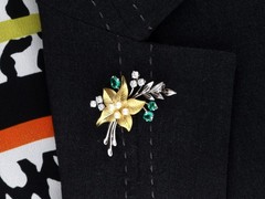 0.78Ct Emerald 0.55Ct Diamond and Pearl 18k Yellow Gold and Platinum Brooch