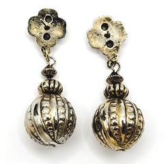 Four Leaf Clover Ornament Ball Drop Dangle Silver Tone Vintage Pierced Earrings