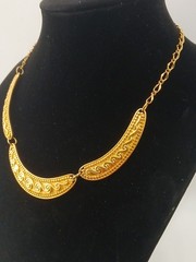 AVON 1987 ROMAN RICHES bold goldtone raised scroll beads designs collar necklace