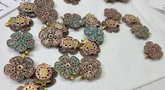 Lot 116 V BARGAIN Vtg 1 strand Signed Miriam Haskell Clasp Flower Unplated