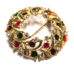 Vintage Gold Tone Rhinestone & Enamel Christmas Wreath Pin / Brooch