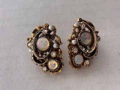 Vintage Mode Art Clip On Earrings Rhinestone Moonstone Arthur Pepper New York