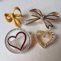 Vintage Heart Brooch Lot 8pc Enamel Ceramic Rhinestone Romantic Valentine
