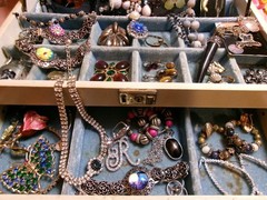 VTG~NOW Estate Jewelry Box +Lot UNTESTED~FASHION~2 lbs+ & Some 925 Sterling